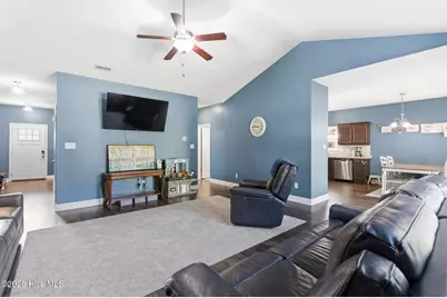 815 Tuscarora Trail, Jacksonville, NC 28546 - Photo 4