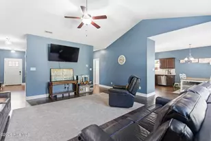 815 Tuscarora Trl, Jacksonville, NC 28546 - Photo 4