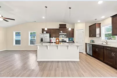 621 West Beaufort Road, Beaufort, NC 28516 - Photo 10