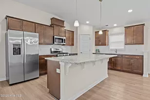 621 W Beaufort Rd, Beaufort, NC 28516 - Photo 2