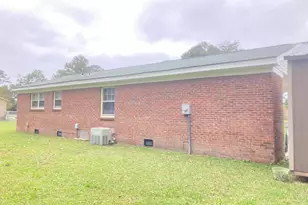 1418 Mockingbird Ln, New Bern, NC 28562 - Photo 4