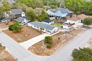 304 NE 50th St, Oak Island, NC 28465 - Photo 4