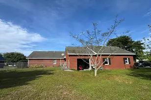 1601 River Bluff Rd, Morehead City, NC 28557 - Photo 48