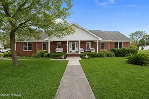1601 River Bluff Rd, Morehead City, NC 28557 - Photo 2