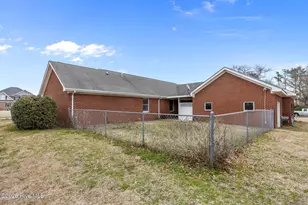 1601 River Bluff Rd, Morehead City, NC 28557 - Photo 36
