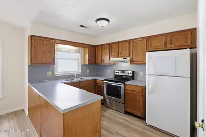 123 W Victoria Court #F, Greenville, NC 27834 - Photo 12