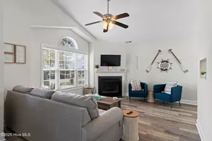 103 NE 5th St, Oak Island, NC 28465 - Photo 6