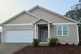 100 Evergreen Ln, Pine Knoll Shores, NC 28512 - Photo 2