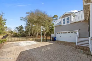 416 Sunrise Ct, Emerald Isle, NC 28594 - Photo 30