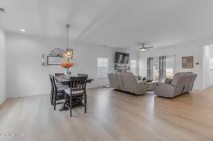 119 Iris Cir, Moyock, NC 27958 - Photo 4