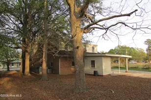 803 McKoy St, Clinton, NC 28328 - Photo 8