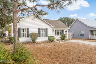 134 NE 7th St, Oak Island, NC 28465 - Photo 4