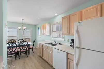 140 Ocean Boulevard E, Holden Beach, NC 28462 - Photo 18