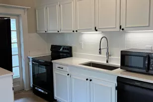 145 E Vermont Ave, Southern Pines, NC 28387 - Photo 2