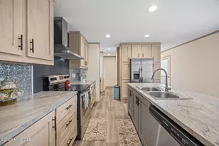 728 James St, Hubert, NC 28539 - Photo 8