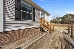 728 James St, Hubert, NC 28539 - Photo 2