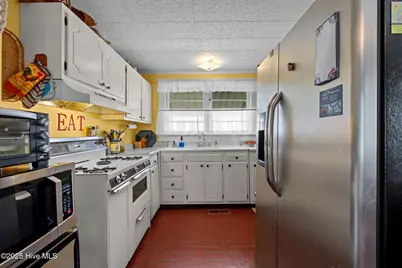 506 Broad Street, Oriental, NC 28571 - Photo 8