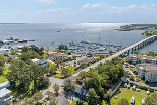 506 Broad St, Oriental, NC 28571 - Photo 22