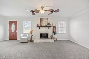 37 Barnes St, Greenville, NC 27858 - Photo 4