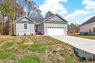 604 Sonata Ct, Richlands, NC 28574 - Photo 2