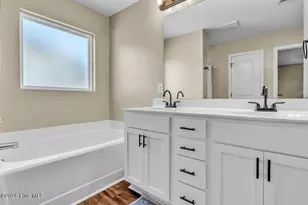 218 Purple Martin Dr, Hubert, NC 28539 - Photo 40