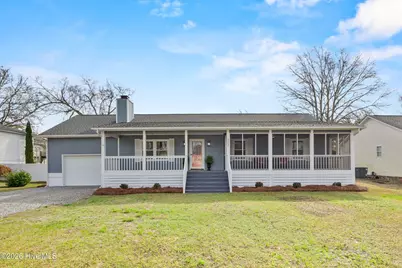 322 NE 57th Street, Oak Island, NC 28465 - Photo 2