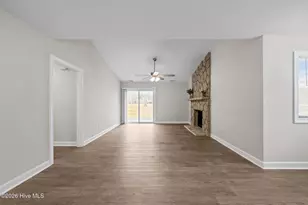 707 Plantation Dr, New Bern, NC 28562 - Photo 4