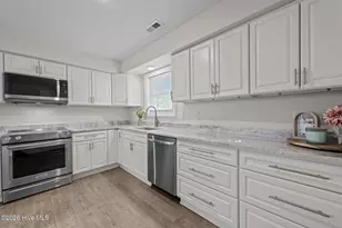707 Plantation Dr, New Bern, NC 28562 - Photo 12