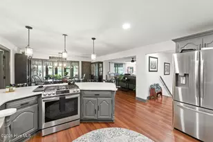 474 E Barefoot Rd, Newton Grove, NC 28366 - Photo 26