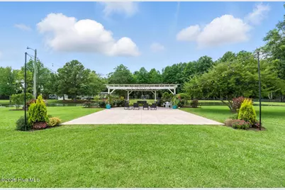 474 E Barefoot Road, Newton Grove, NC 28366 - Photo 10