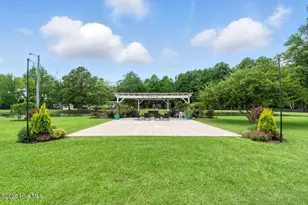 474 E Barefoot Rd, Newton Grove, NC 28366 - Photo 10