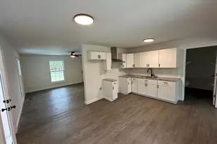 11140 Barnes Bridge Rd, Laurinburg, NC 28352 - Photo 2