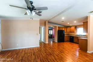 118 Woodland Dr, Swansboro, NC 28584 - Photo 4