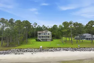 486 Sandy Point Dr, Beaufort, NC 28516 - Photo 2