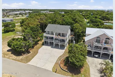 134 Janell Lane S, Emerald Isle, NC 28594 - Photo 2
