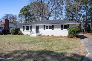 411 Lafayette St, Clinton, NC 28328 - Photo 2