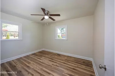 411 Lafayette Street, Clinton, NC 28328 - Photo 16