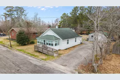 406 Howard Street, Columbia, NC 27925 - Photo 1