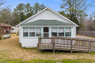 406 Howard St, Columbia, NC 27925 - Photo 2