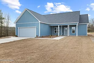 411 Wade Dr, Richlands, NC 28574 - Photo 2