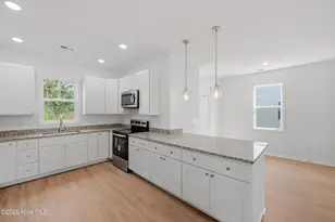 308 S Vann St, Burgaw, NC 28425 - Photo 12