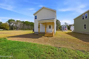 708 W Hayes St, Burgaw, NC 28425 - Photo 34