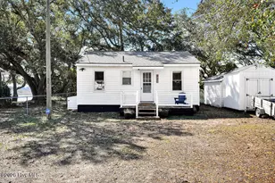 421 Lockwood Folly Rd SE, Bolivia, NC 28422 - Photo 1
