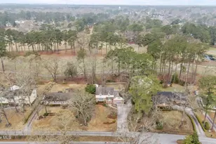 327 Plantation Dr, New Bern, NC 28562 - Photo 44