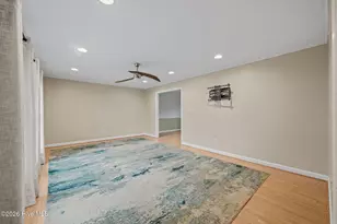 327 Plantation Dr, New Bern, NC 28562 - Photo 16