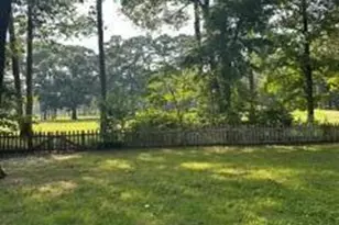 327 Plantation Dr, New Bern, NC 28562 - Photo 4