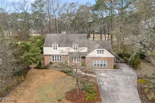 327 Plantation Dr, New Bern, NC 28562 - Photo 8