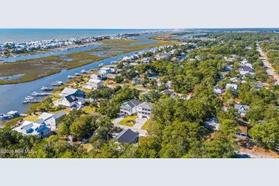 111 SW 22nd Street, Oak Island, NC 28465 - Photo 4
