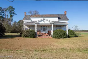1116 W Elizabeth St, Clinton, NC 28328 - Photo 1