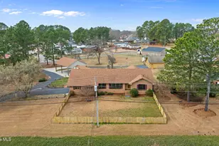 303 N Lincoln St, Benson, NC 27504 - Photo 2
